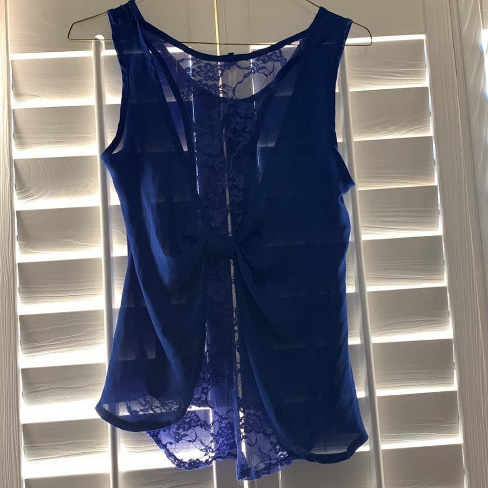 Top - Picture 2 of 2